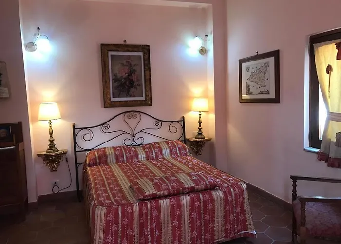 住宿加早餐酒店 La Capanna Di Giuseppe E Maria 陶尔米纳