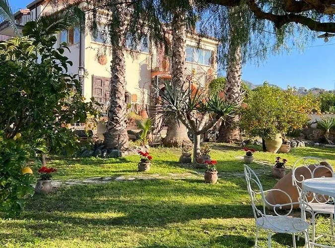 La Capanna Di Giuseppe E Maria Taormina