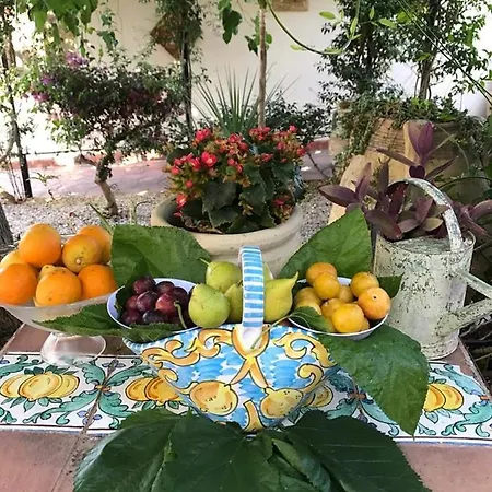 La Capanna Di Giuseppe E Maria 4* טאורמינה