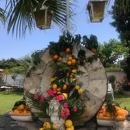 לינה וארוחת בוקר La Capanna Di Giuseppe E Maria טאורמינה